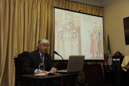 El presidente de Honor del Cabildo, Manuel González Jiménez.