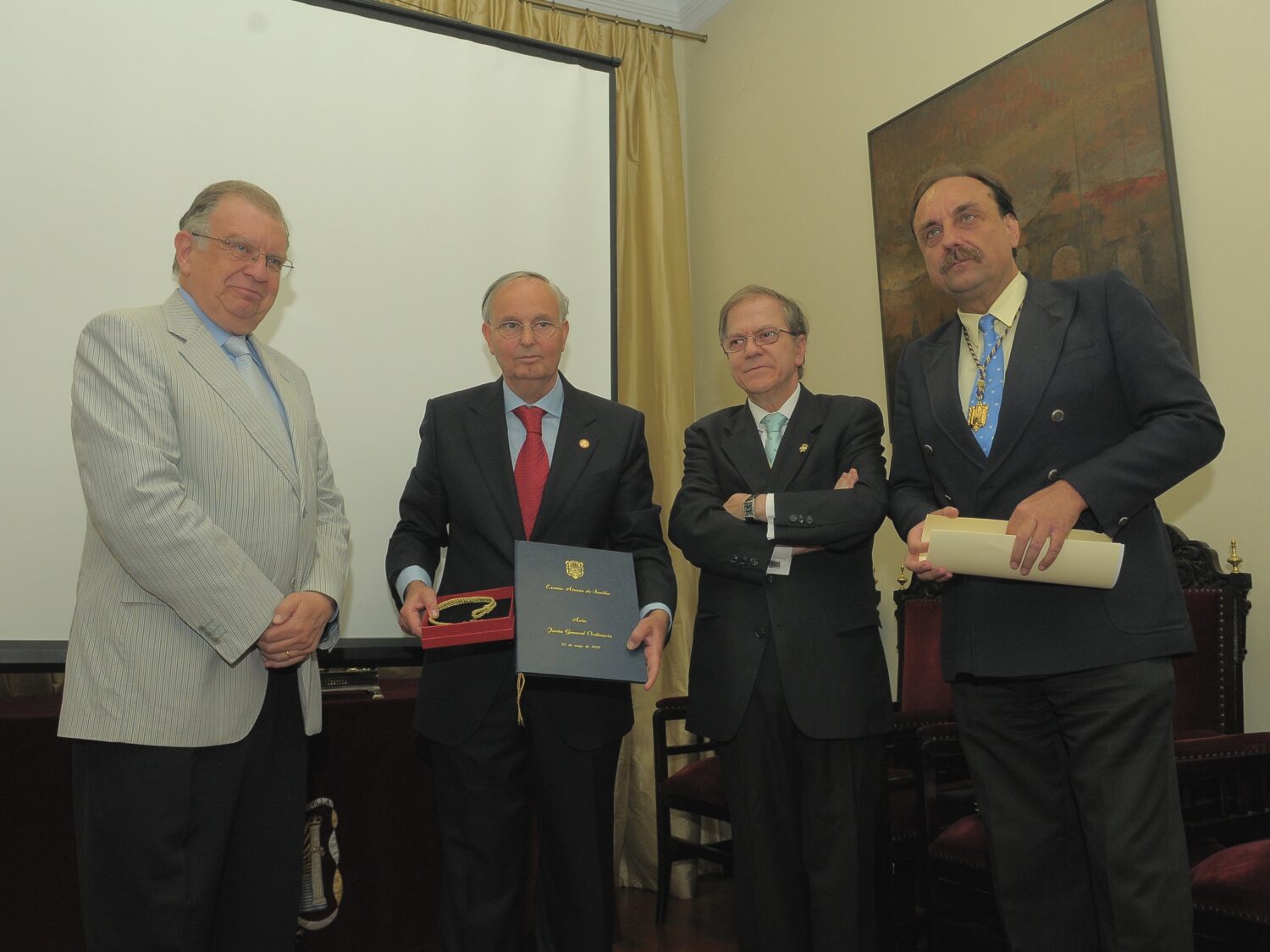 Aníbal González, nieto del reconocido arquitecto, recibe el homenaje en su nombre