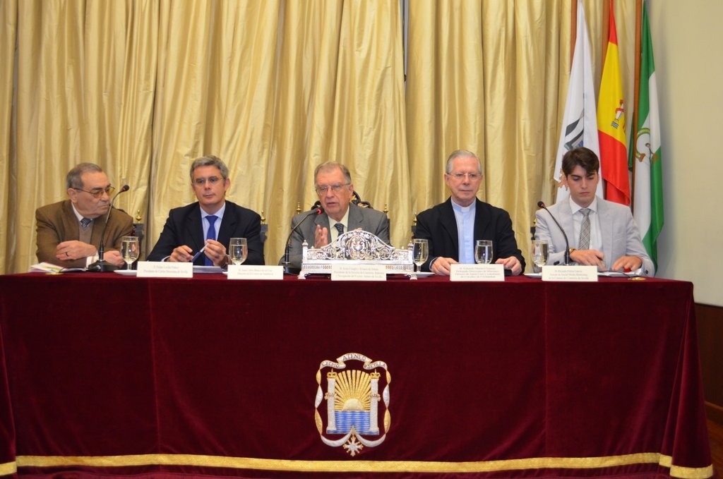 Felipe Cecilia Franco, Presidente de Cáritas Diocesana de Sevilla; Juan Carlos Blanco de la Cruz, Director de El Correo de Andalucía; Jesús Creagh y Álvarez de Toledo, Presidente de la Sección de Comercio, Industria y Navegación del Excmo. Ateneo de Sevilla; Eduardo Martín Clemens, Delegado Diocesano de Misiones, Párroco de Santa Cruz y consiliario de Cursillos de Cristiandad; Ricardo Pabón García, Asesor en Social Media Marketing de la Cámara de Comercio de Sevilla.