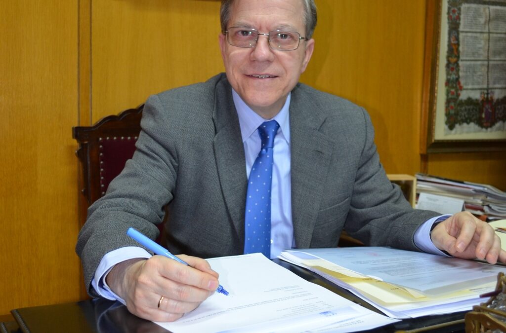 D. Alberto Máximo Pérez Calero pronunció una conferencia con motivo del 125 aniversario del Ateneo y su labor histórica social