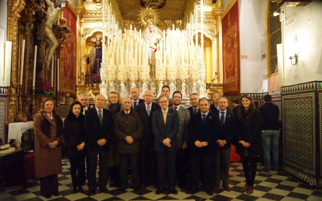 D. Alberto Máximo Pérez Calero en el acto de Fundición de las velas rizadas del paso de la Virgen del Rosario