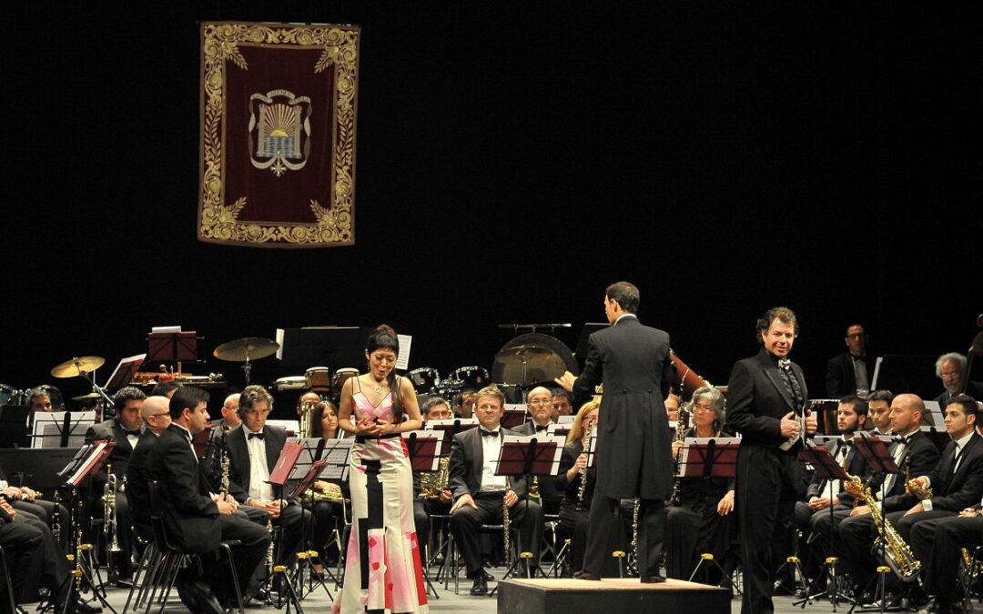 El concierto Extraordinario del Día de Sevilla llenó el Teatro Lope de Vega