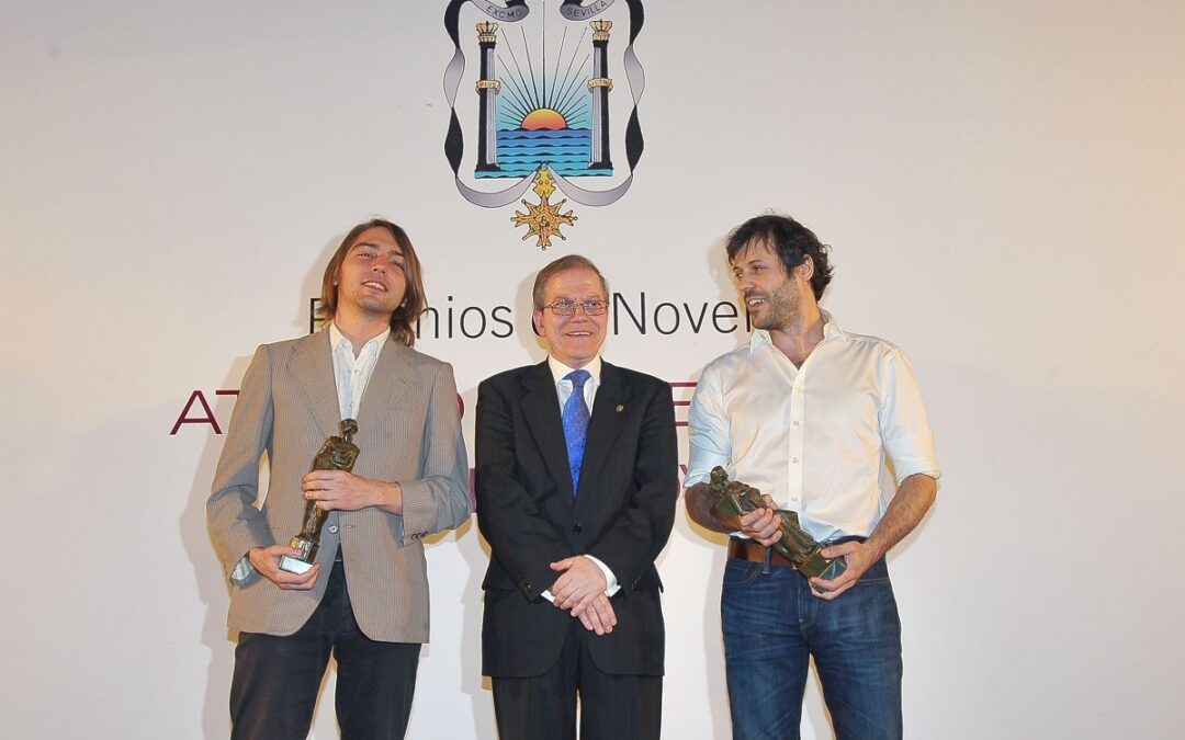 Lorenzo Luengo y Juan Soto Ivars, ganadores del Premio de Novela Ateneo de Sevilla y Ateneo Joven de Sevilla