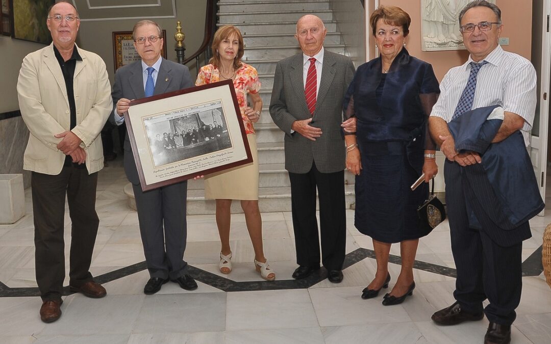 HOMENAJE A BLASCO GARZÓN CON MOTIVO DE LA PRIMERA VISITA A SEVILLA DE SU SOBRINA NIETA
