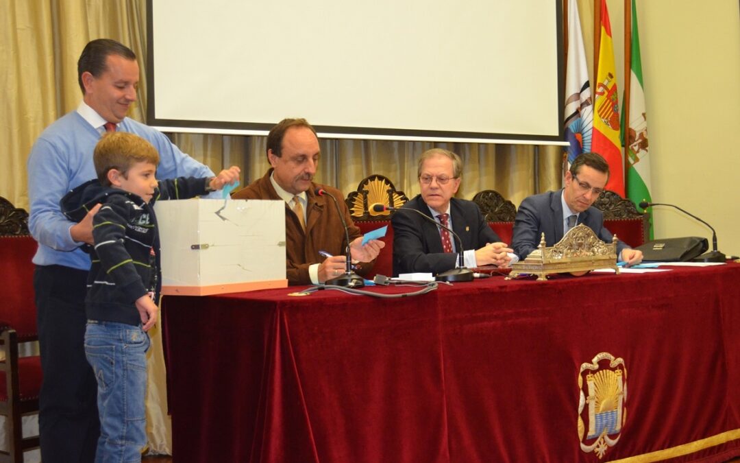 CELEBRADO EL SORTEO DE PARTICIPACIÓN PARA LAS CARROZAS DE LA CABALGATA DE REYES MAGOS DEL ATENEO 2014 DE LOS NIÑOS Y NIÑAS INSCRITOS