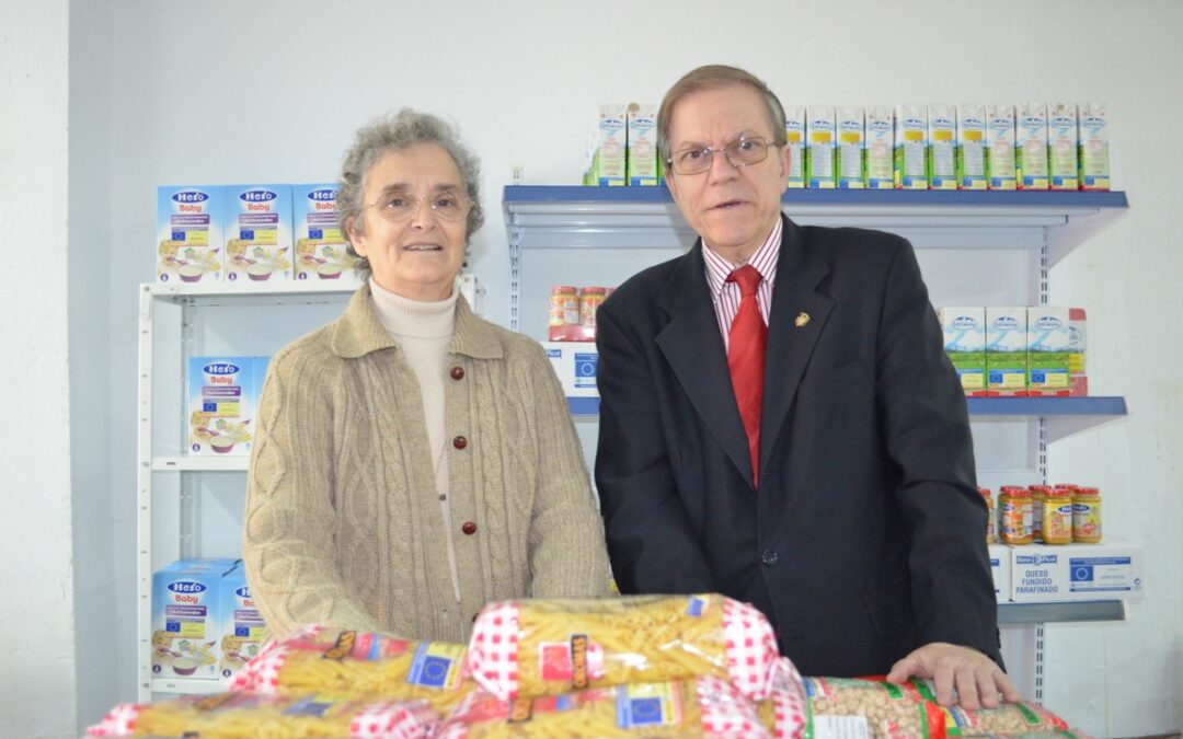 La Cabalgata de Reyes Magos del Ateneo de Sevilla entrega dos toneladas de alimentos al Economato Social María Auxiliadora