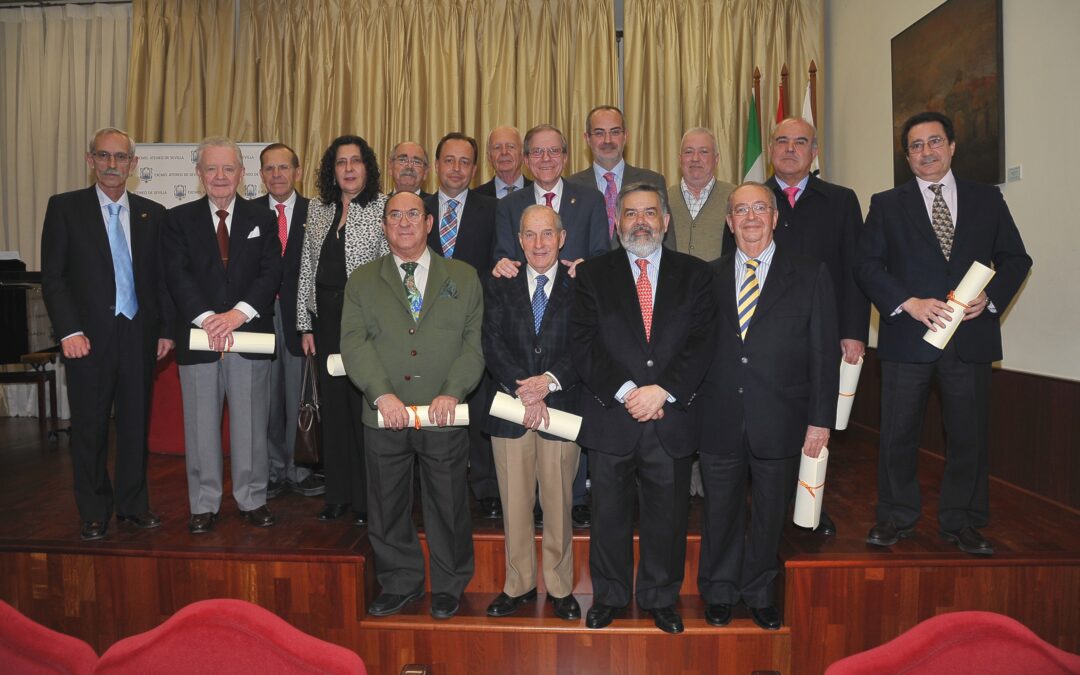 El Día del Ateneo homenajea a sus socios con 25 años de antigüedad o más en la institución