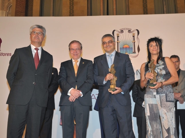 Félix G. Modroño y Mado Martínez, ganadores del XLVI Premio de Novela Ateneo de Sevilla y XIX Premio de Novela Ateneo Joven de Sevilla