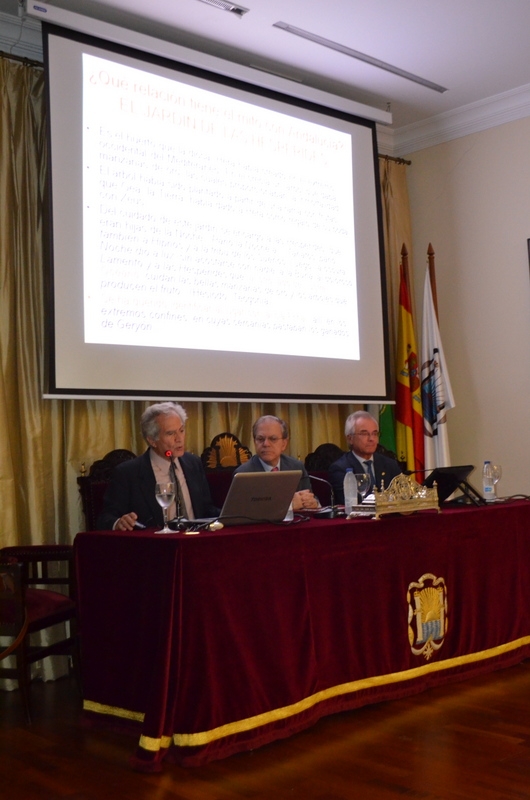El ponente, Fernando Fernández; Alberto Máximo Pérez Calero y José María Cabeza Méndez