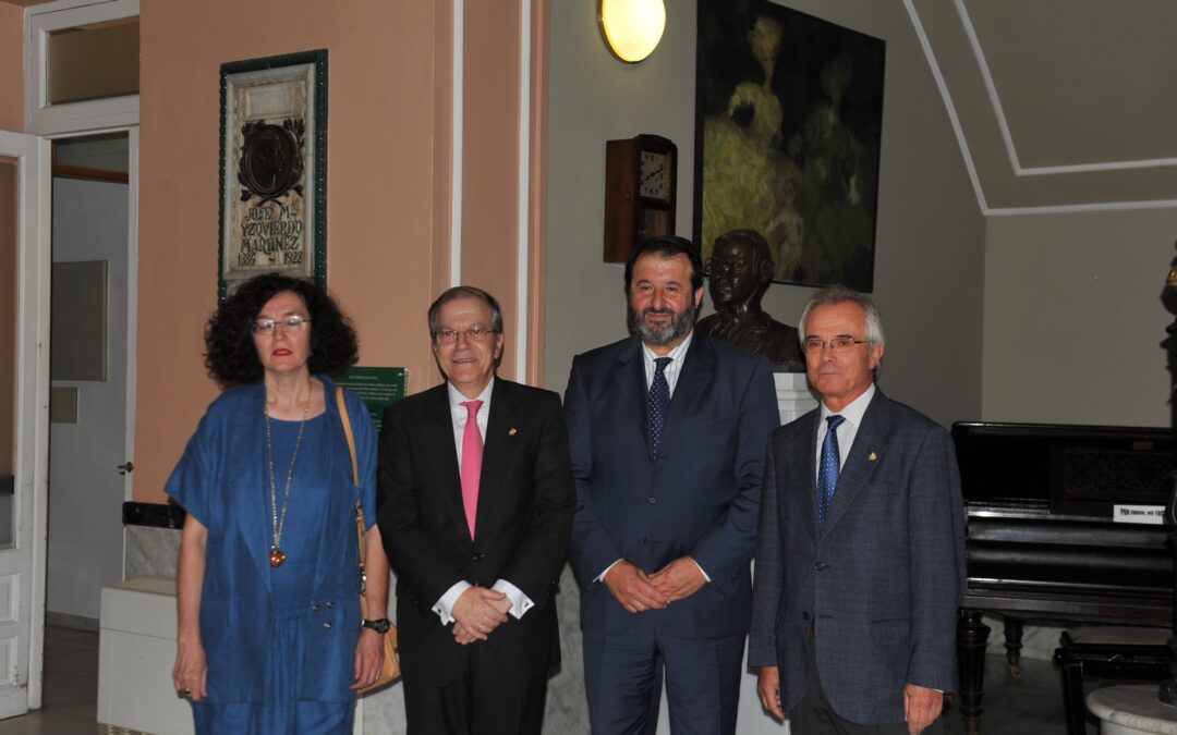 Visita del Alcalde de Carmona al Ateneo