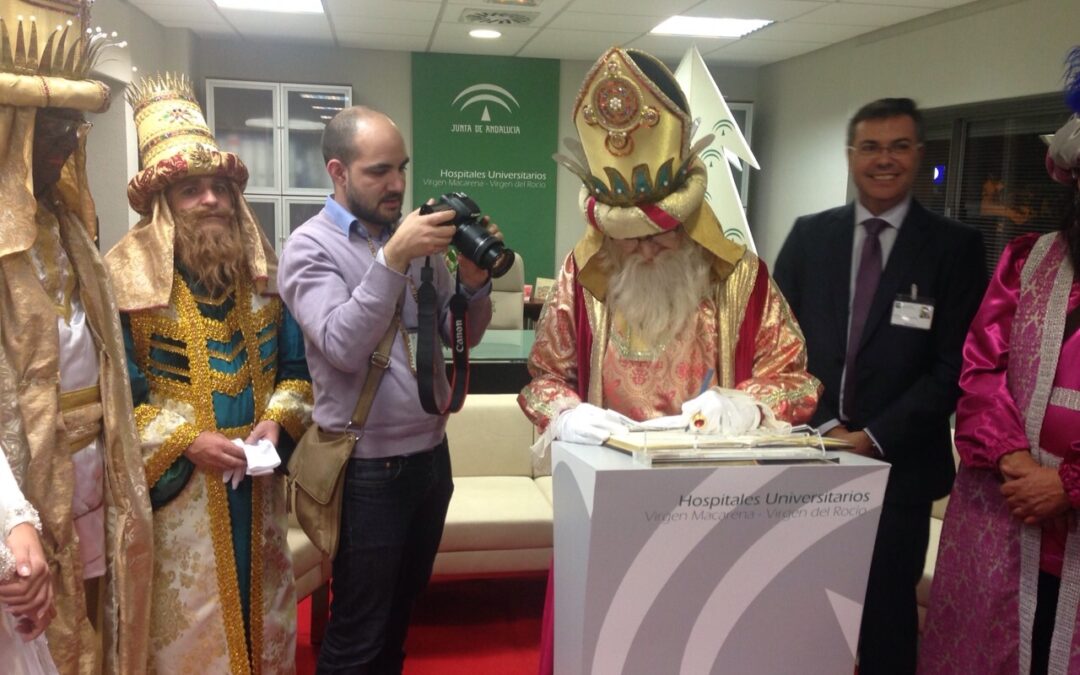 Visita de los Reyes Magos y demás protagonistas del Cortejo al Hospital Virgen Macarena