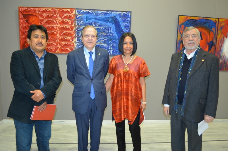 El artista mejicano Rolando Rojas; el Presidente del Ateneo, Alberto Máximo Pérez Calero; la comisaria de la exposición, Patricia Méndez Santa Cruz; el Presidente de la Sección de Bellas Artes, Antonio Zambrana Lara