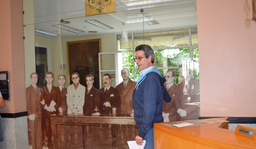 Un grupo de alumnos del Colegio Internacional Alminar, de La Motilla, ha visitado el Ateneo de Sevilla como escala de una ruta literaria