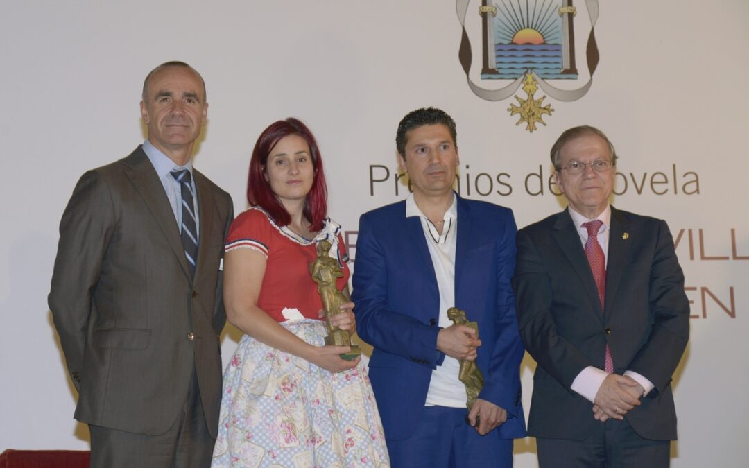Edmundo Díaz Conde y Jimina Sabadú, ganadores respectivamente del Premio de Novela ‘Ateneo de Sevilla’ y ‘Ateneo Joven de Sevilla’ de 2015