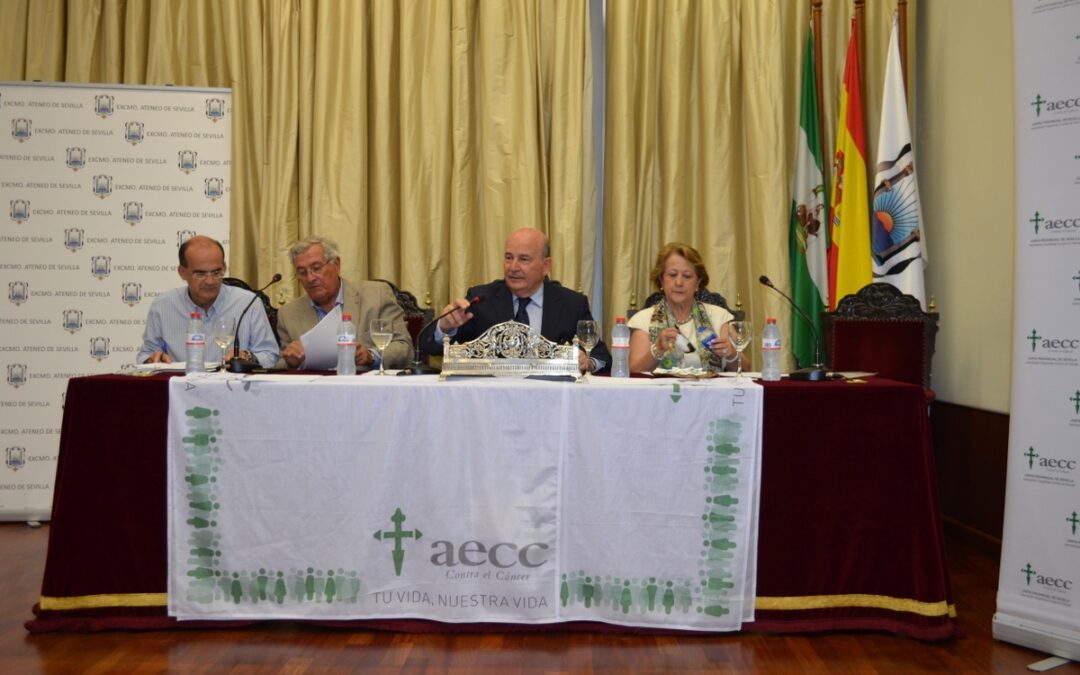 La Asociación Española contra el Cáncer en Sevilla, presidida por Julio Cuesta Domínguez, se ha reunido en el Salón de Actos del Ateneo