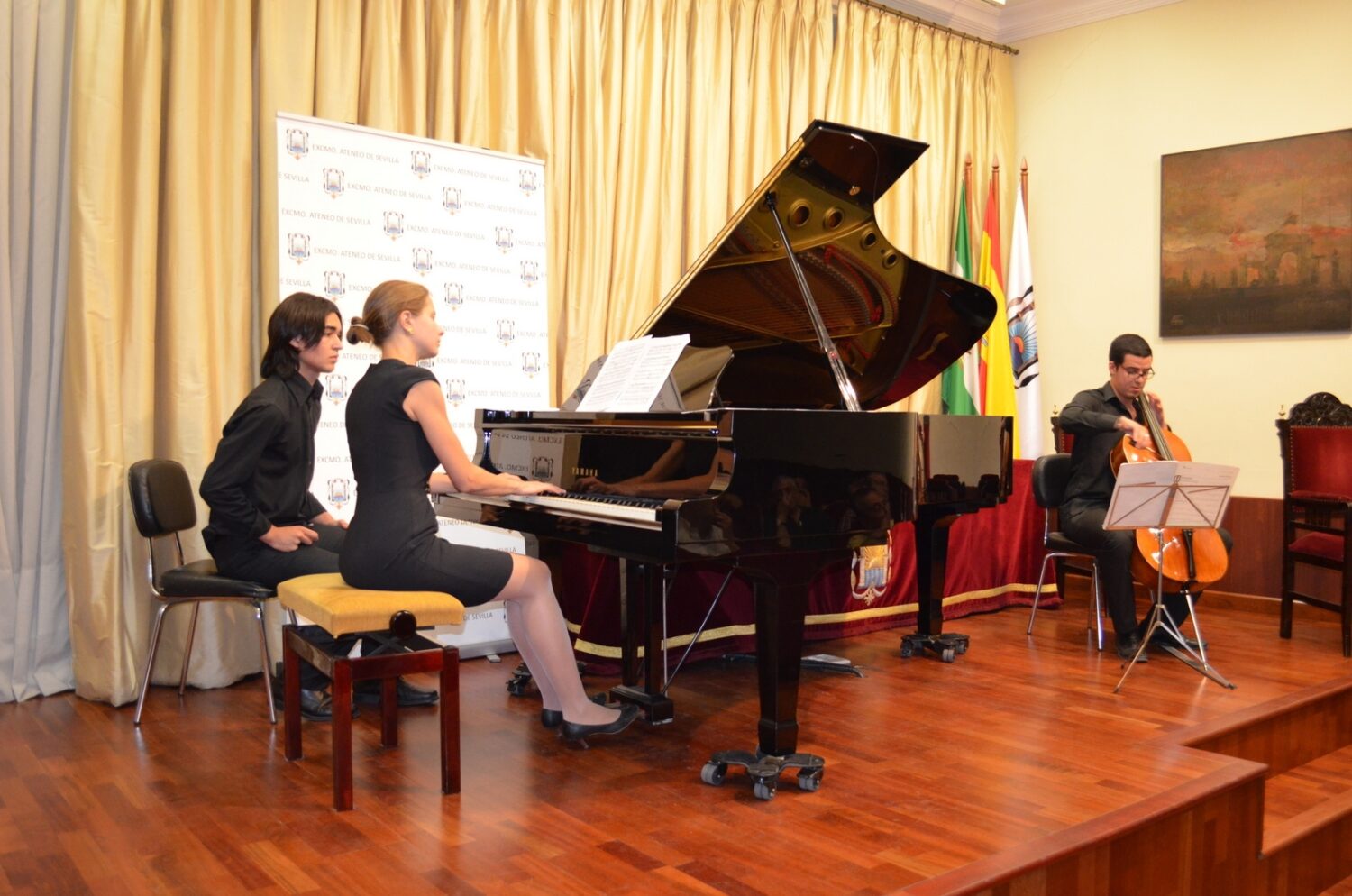 El Salón de Actos acogió la celebración del concierto de música clásica