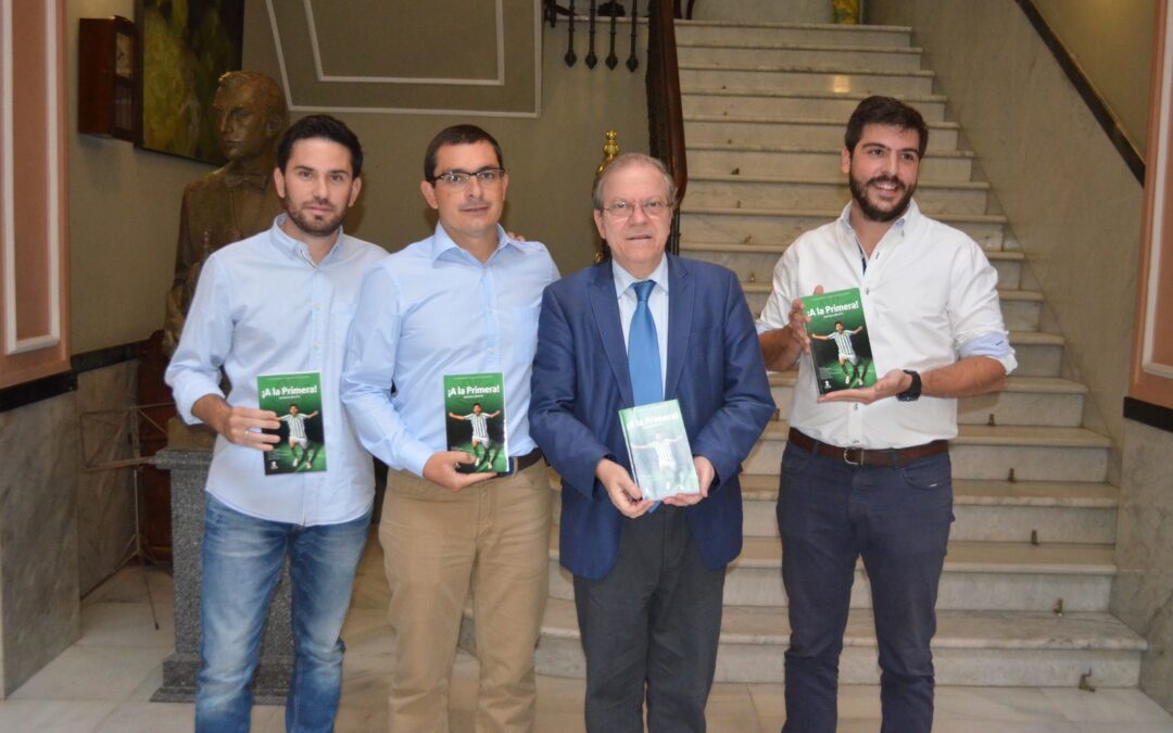 Presentado el libro titulado ‘BETICISMO 2014/15 ¡A la Primera! El último ascenso de la historia del Real Betis Balompié’