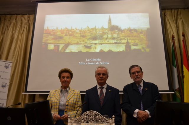 Pilar León-Castro Alonso, Catedrática de Arqueología de la US, Académica de Número de la Real Academia de Historia y de las Reales Academias de Buenas Letras de Sevilla y de Bellas Artes Santa Isabel de Hungría; José María Cabeza Méndez, Presidente de la 