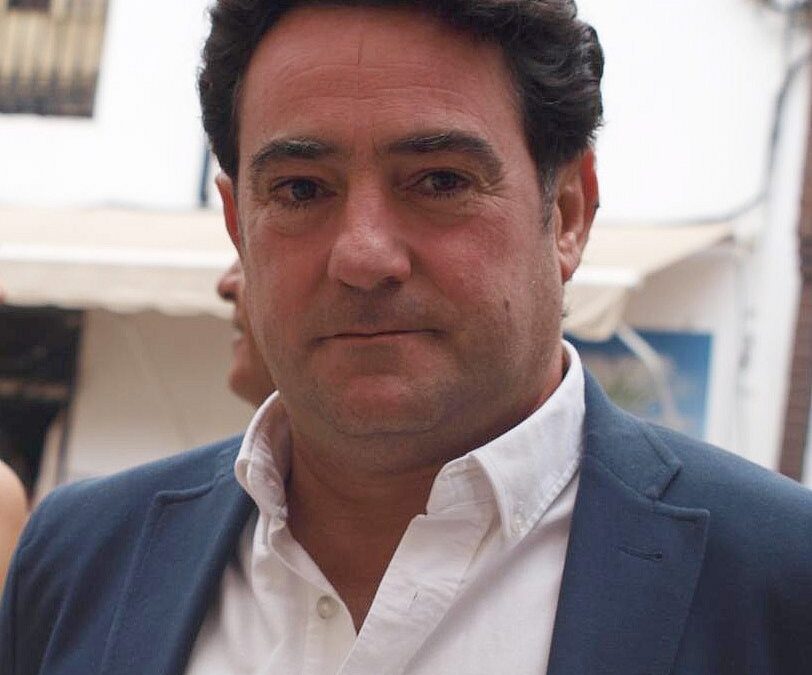 Felicitación del Ateneo a Rafa Serna por su nombramiento como pregonero de la Semana Santa de Sevilla