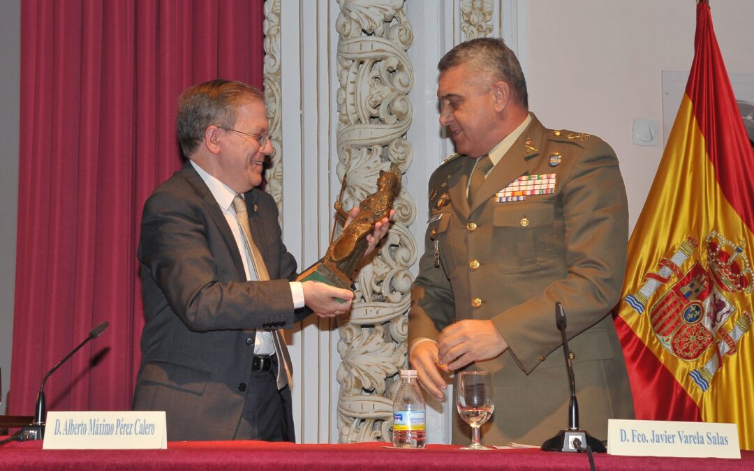 Entrega del Premio Sales y Ferré del Ateneo de Sevilla a la Cátedra General Castaños, en Capitanía General