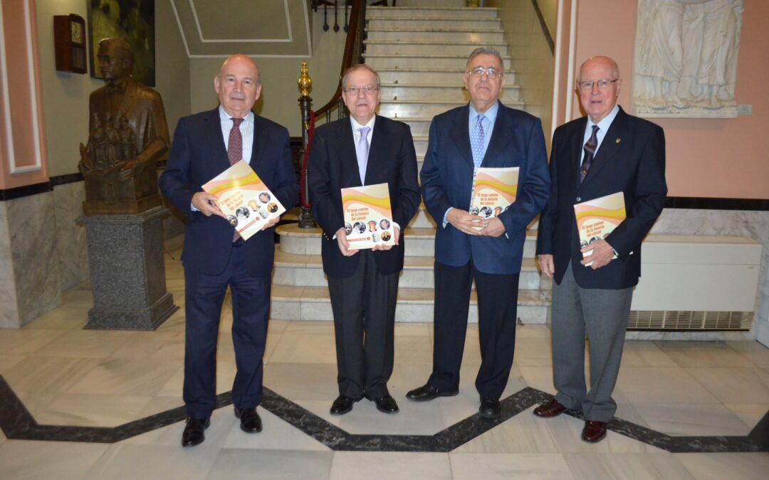 Presentado en el Ateneo el libro ‘El largo camino de la historia del cáncer’ de José Andrés Moreno Nogueira