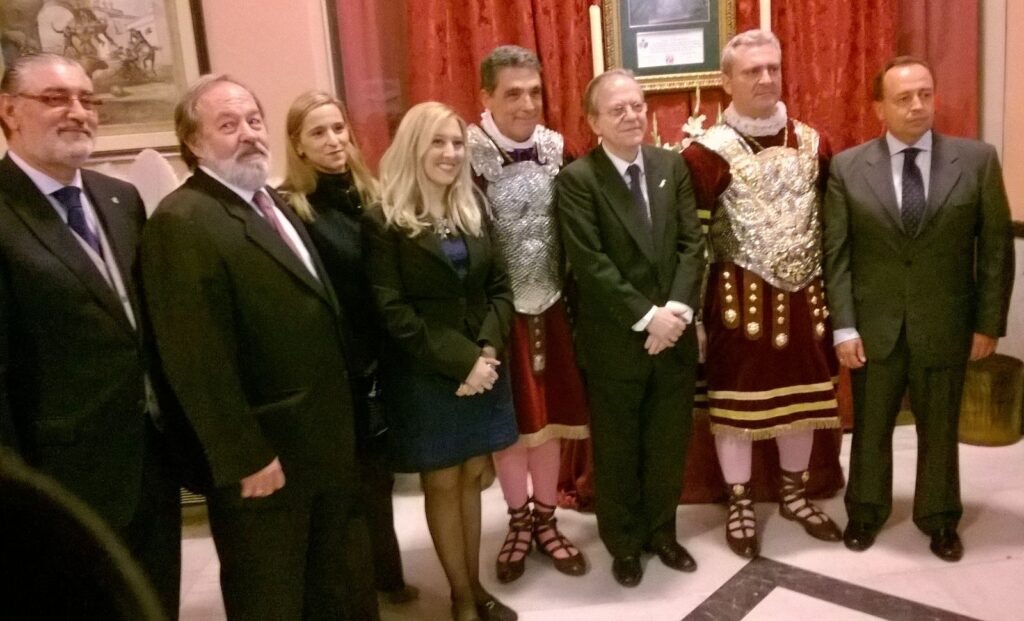 Imagen del Jueves Santo durante la visita al Ateneo de la Centuria Macarena