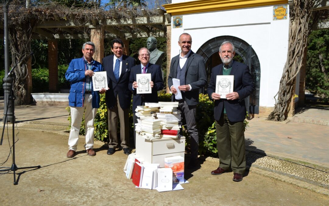 El Ateneo ha entregado 200 libros al Proyecto de Lectura del Parque de María Luisa con motivo del 129 aniversario del Ateneo