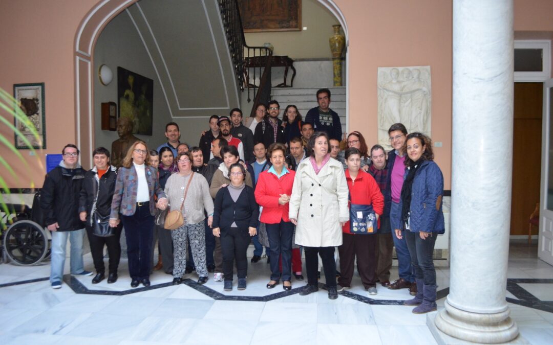 El Ateneo ha recibido la visita de la Asociación ‘Niños con amor’, de Sevilla