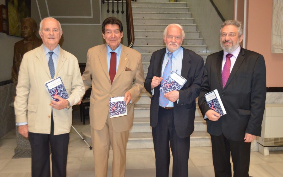 Presentada la obra VIVIR EN TIEMPOS DE CONFUSIÓN. EL DESAFÍO DE CONSTRUIR UNA IDENTIDAD PERSONAL PROPIA, de D. Pedro Enrique Muñoz