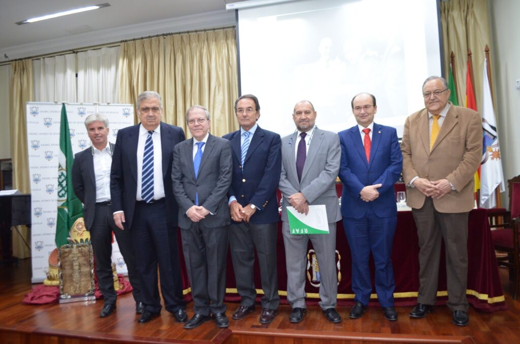 De izquierda a derecha: Miguel Guillén, Juan Salas Tornero, Alberto Máximo Pérez Calero, Ginéz López-Cirera, Bartolomé Cabello, José Castro, Eduardo Herrera