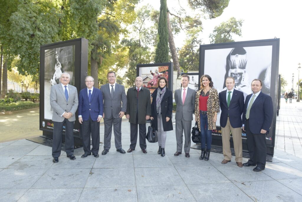 La exposición puede visitarse hasta el 8 de enero en la calle Almirante Lobo junto a la salida de metro de Puerta Jerez