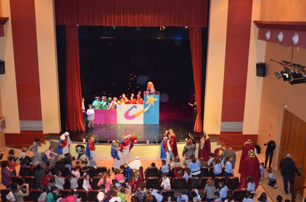 El Colegio San Pelayo, con su deliciosa puesta en escena, hizo las delicias de niños y mayores en las jornadas de clausura