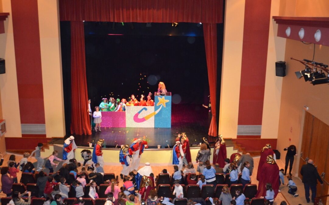 El colegio ‘San Pelayo’ aclamado en la clausura de las jornadas de teatro con motivo del Centenario de la Cabalgata