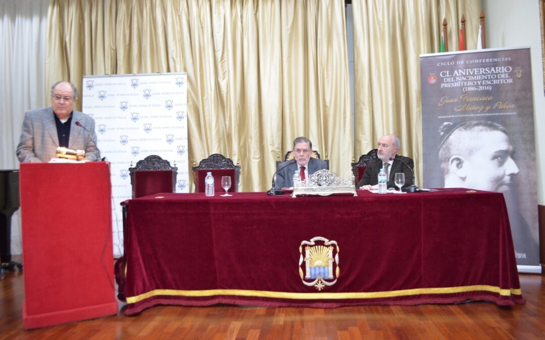 D. Carlos Ros disertó sobre Muñoz y Pabón en el Salón de Actos del Ateneo de Sevilla