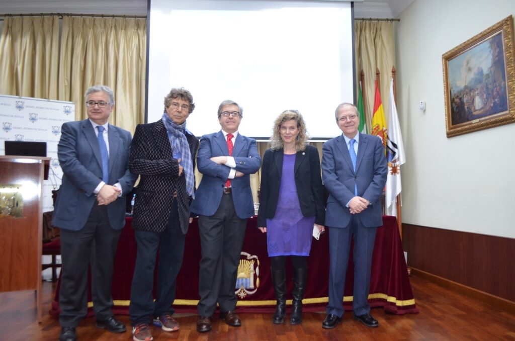 De izquierda a derecha: Antonio Yélamo Crespillo, Director Regional de Cadena SER Andalucía y de Radio Sevilla; Jesús Quintero, Periodista; Ildefonso Vergara Camacho, Director Comercial Regional de Cadena SER Andalucía y Doctor en Flamenco; Mª Mar Gª Gord