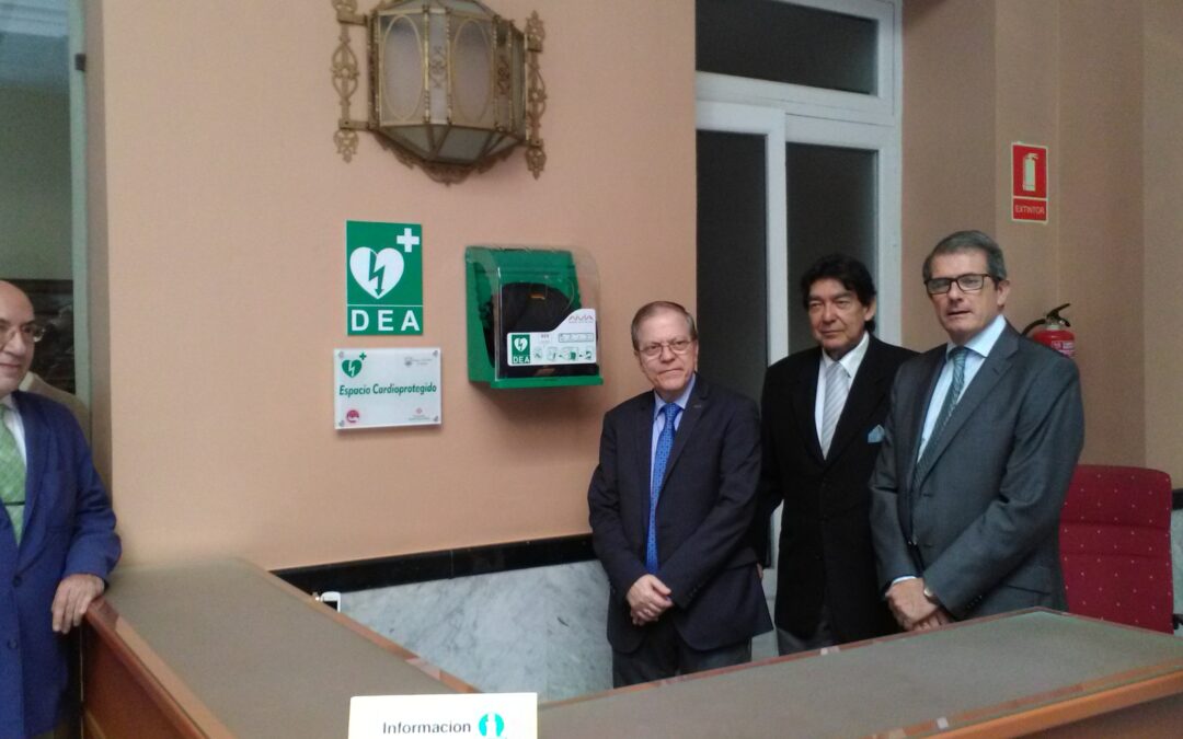 El Ateneo, lugar cardioprotegido. Firmado un acuerdo de colaboración entre el Ateneo y el Hospital Nisa Sevilla Aljarafe, con el respaldo de la Fundación Andaluza de Cardiología