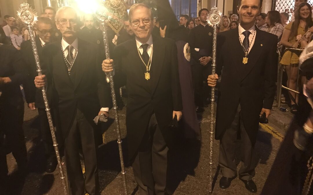 Representación del Ateneo en la Hermandad de Los Panaderos durante su estación de penitencia