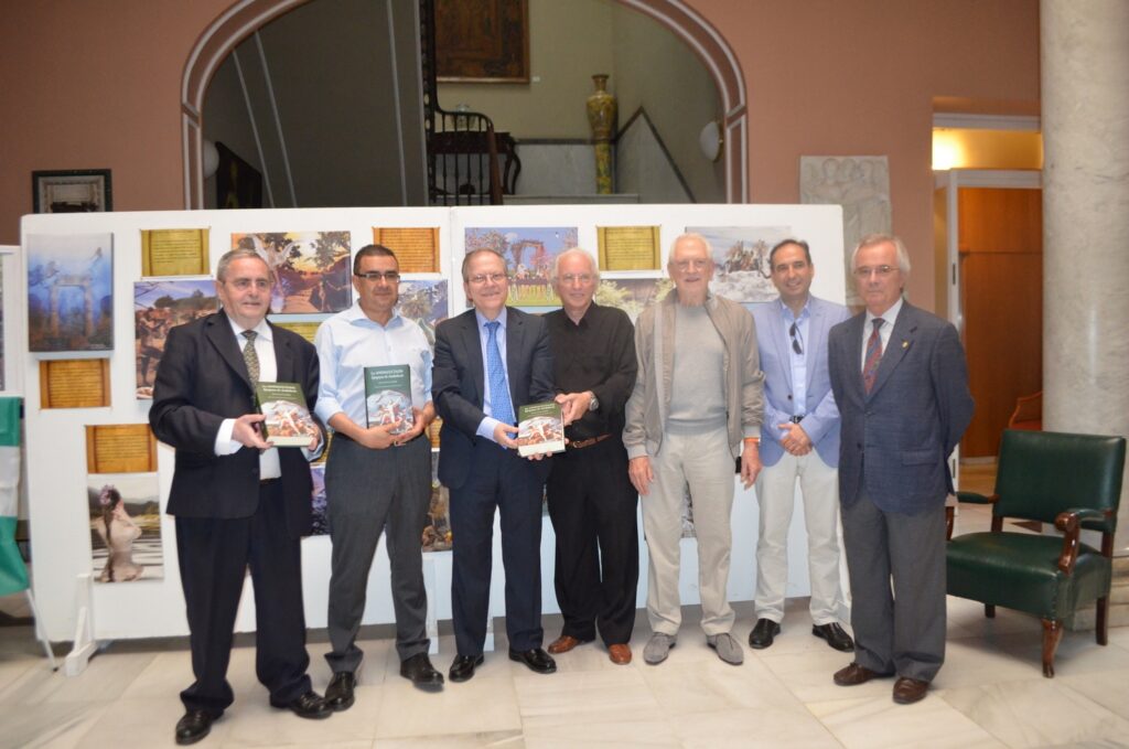 Rafael Raya Rasero, autor de la novela; Francisco Robles Rodríguez, Periodista y escritor; Alberto Máximo Pérez Calero, Presidente del Ateneo; Jesús Solano, pianista; Alejandro Rojas-Marcos de la Viesta, ex Alcalde de Sevilla y ex Diputado, Antonio José L