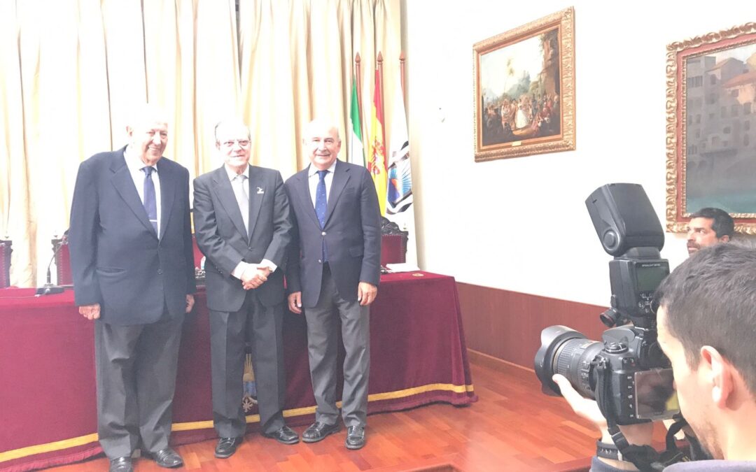 D. Manuel Olivencia Ruiz clausuró el ciclo sobre la Expo’92