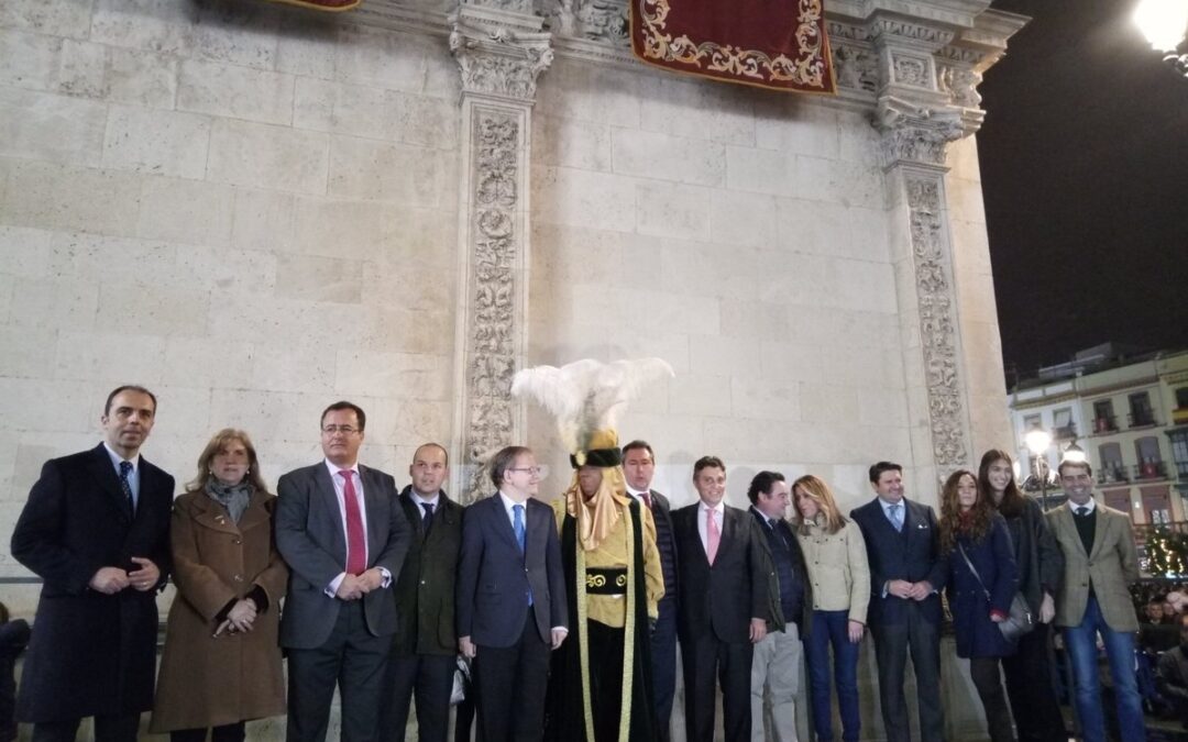 El Heraldo Real recogió las llaves de Sevilla de manos del Alcalde