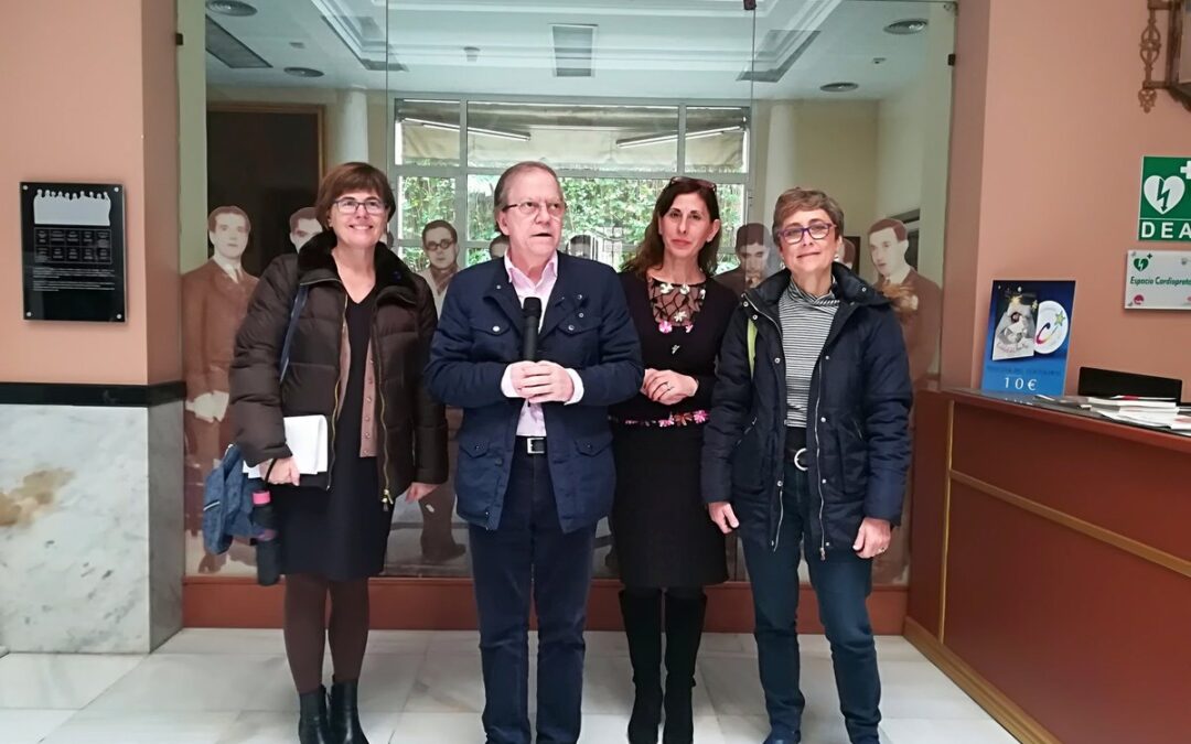 El Ateneo de Sevilla ha recibido a un grupo de alumnos y profesoras del IES Velázquez de Sevilla