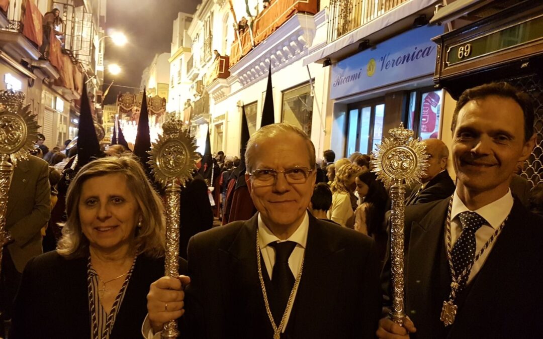 El Ateneo acompaña a la Hermandad de Los Panaderos durante su estación de penitencia