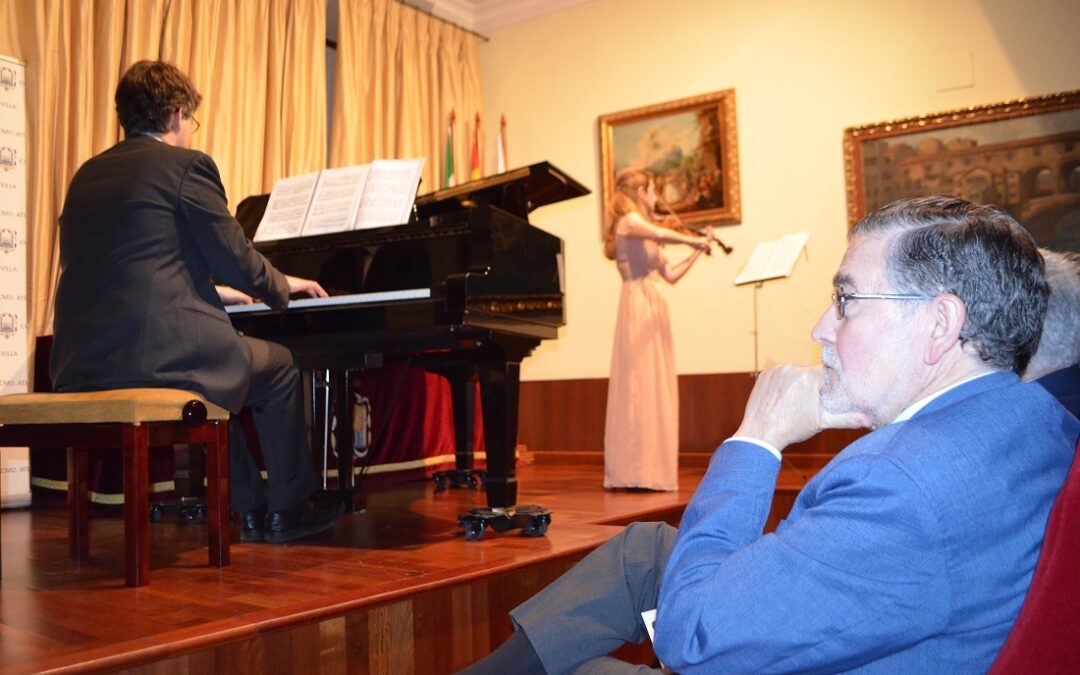 Macarena Martínez y Juan Escalera presentan su disco ‘Turina’ en el Ateneo de Sevilla. Concierto organizado por Fundación Unicaja