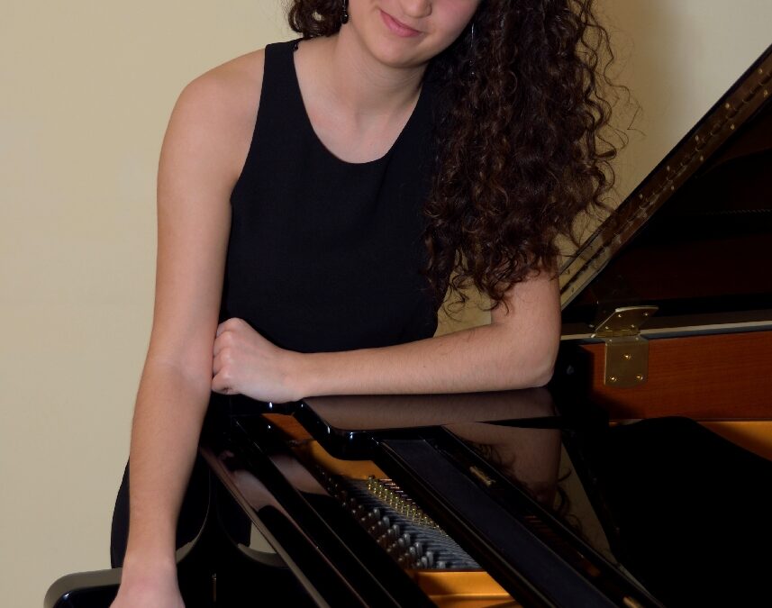Concierto de Piano organizado por alumnos del Conservatorio Superior de Música «Manuel Castillo» de Sevilla. Alicia Suárez Medina