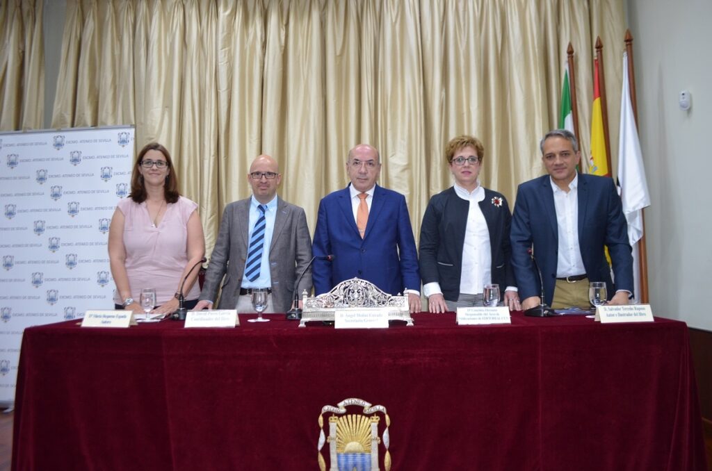 La presentación se celebró en el Salón de Actos de la Entidad