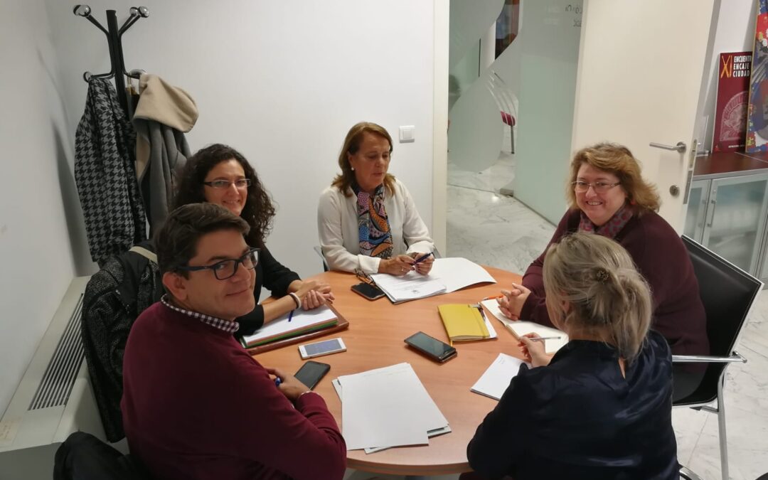 Reunión entre Ateneo y Ayuntamiento para preparar certamen literario para personas con capacidades diferentes
