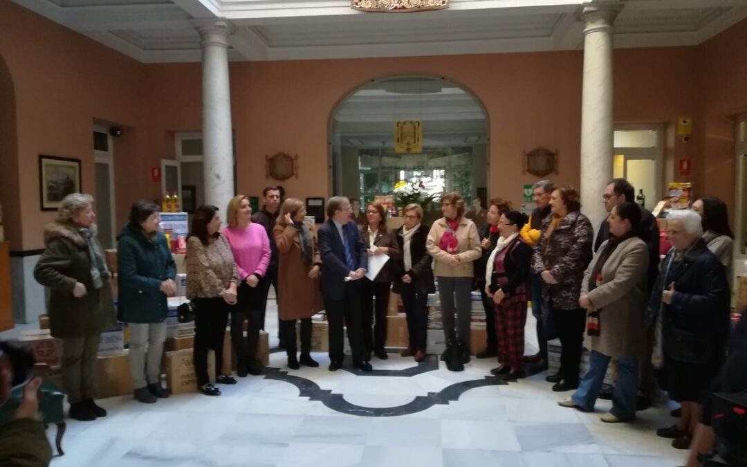 El Ateneo, a través de su Acción Social, ha entregado una tonelada de alimentos a colectivos en riesgo de exclusión social