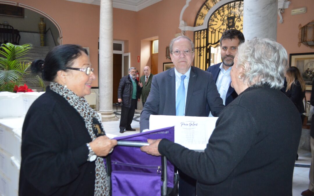 El Ateneo, a través de su Acción Social, ha hecho entrega de casi 800 kilos de alimentos ultracongelados a colectivos en riesgo de exclusión social donados por Paco Salas S.A.