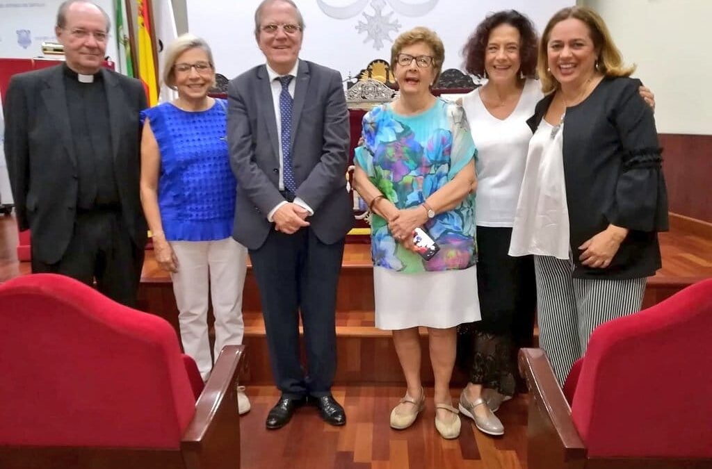 Conferencia del sacerdote José Antonio Senovilla García sobre ‘Rusia, Fátima y la Paz’ presentada por la periodista Susana Herrera