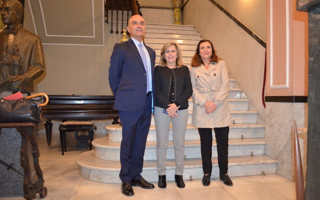 Ciclo Jurídico en el Ateneo de Sevilla. Con Julio Guija y Ana Hermosa